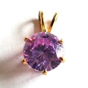 Vintage solitaire pendant gold tone pale purple lavender